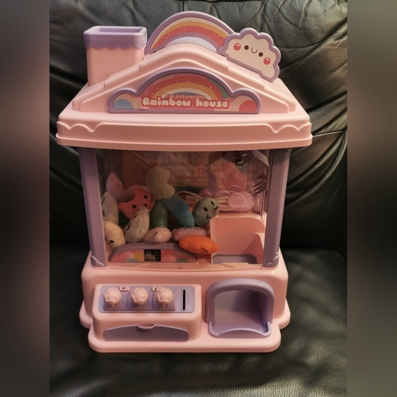 Rainbow House Fun Doll Claw Machine - Picture 4 of 5